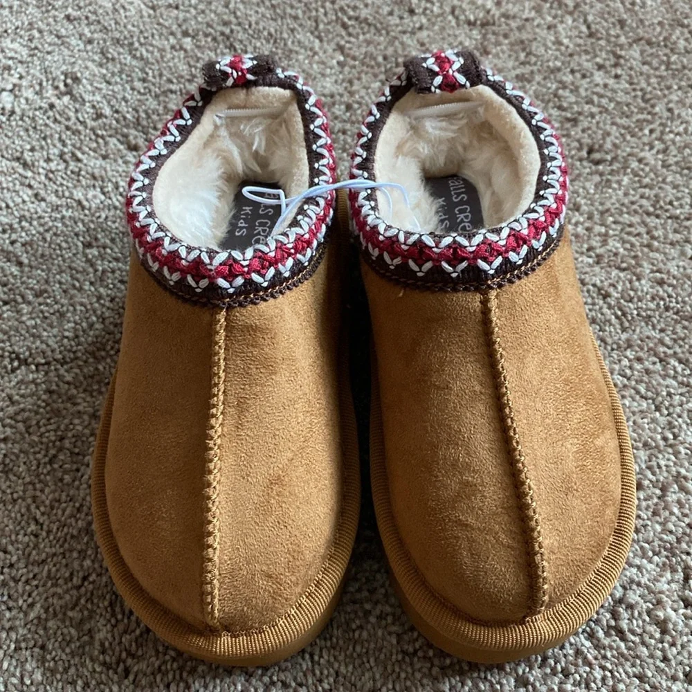 NWT Kids Slip On Slipper/Moccasin Shoe.